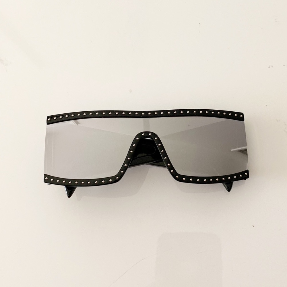 SOLD Moschino Sunglasses, New - Picture 9 of 16